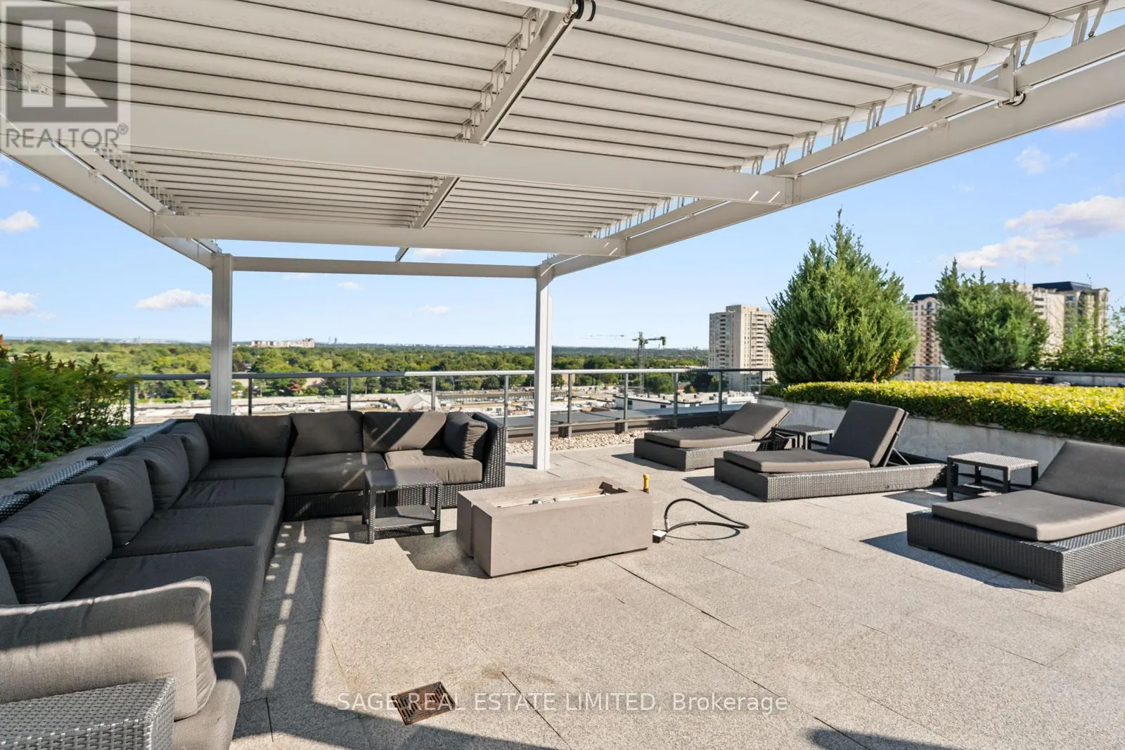 617 - 7 KENASTON GARDENS