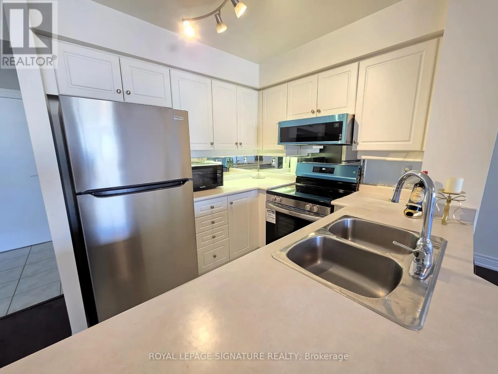 1002 - 8 REAN DRIVE