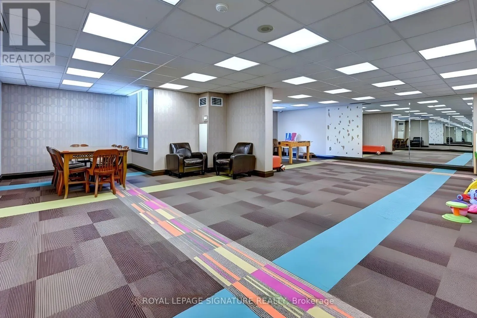 1002 - 8 REAN DRIVE