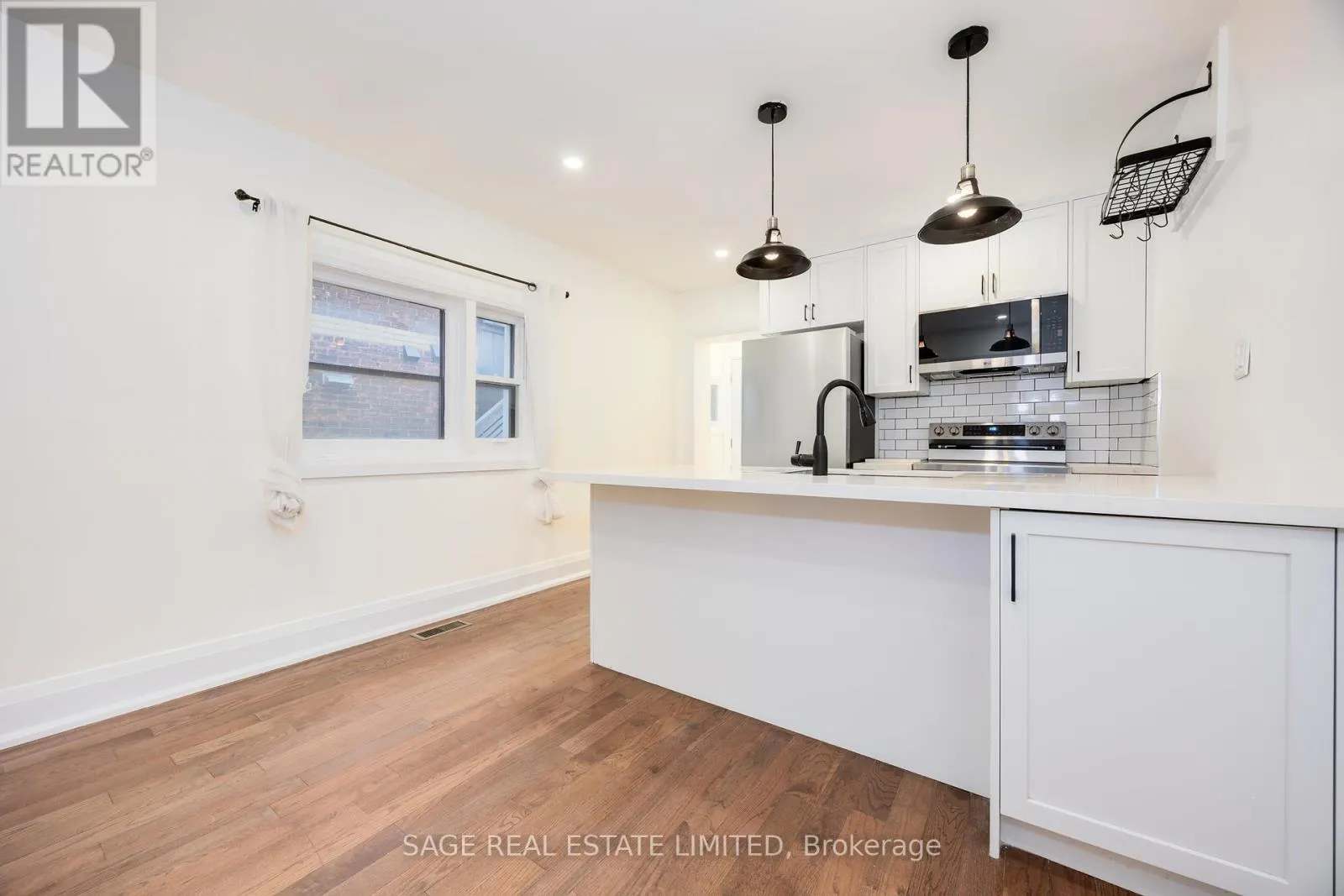 MAIN - 310 GLADSTONE AVENUE