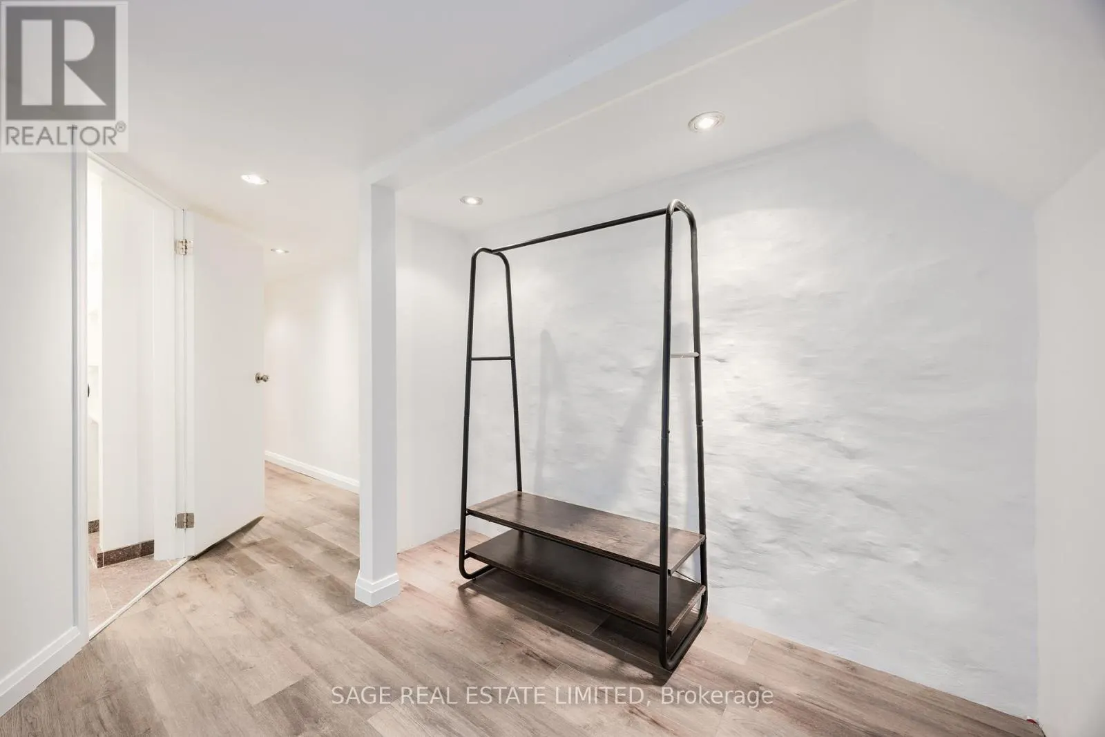 MAIN - 310 GLADSTONE AVENUE