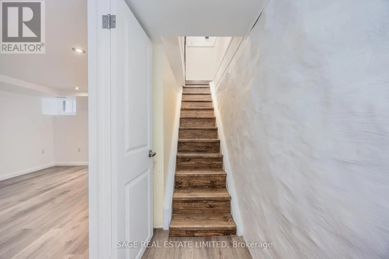 MAIN - 310 GLADSTONE AVENUE