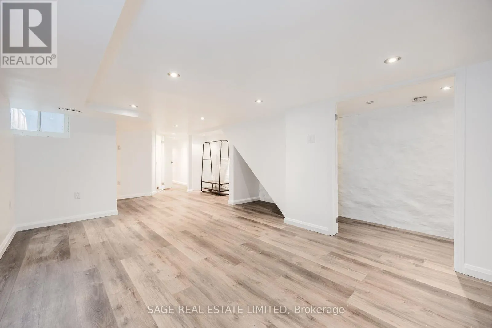 MAIN - 310 GLADSTONE AVENUE