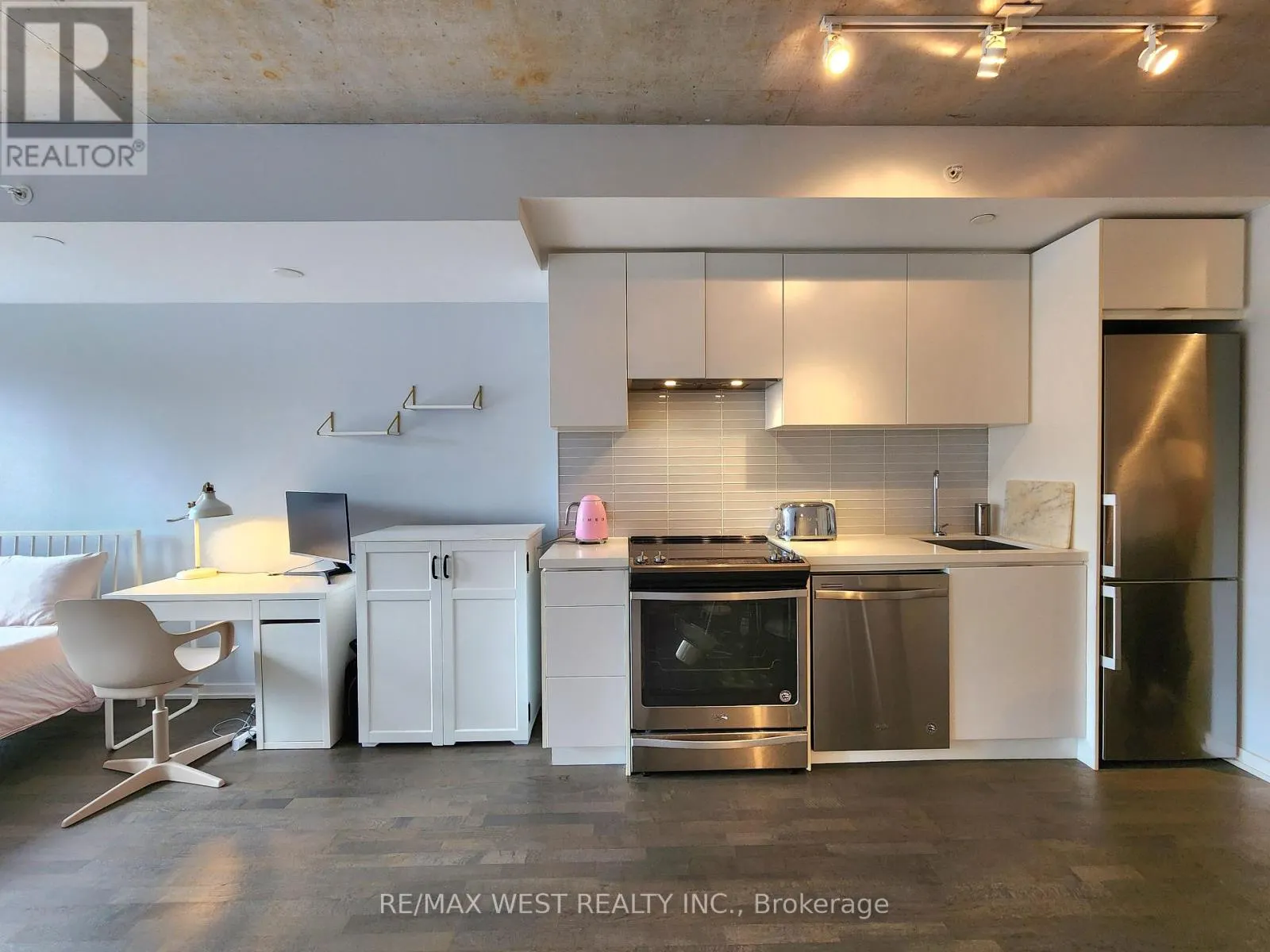 306 - 60 COLBORNE STREET