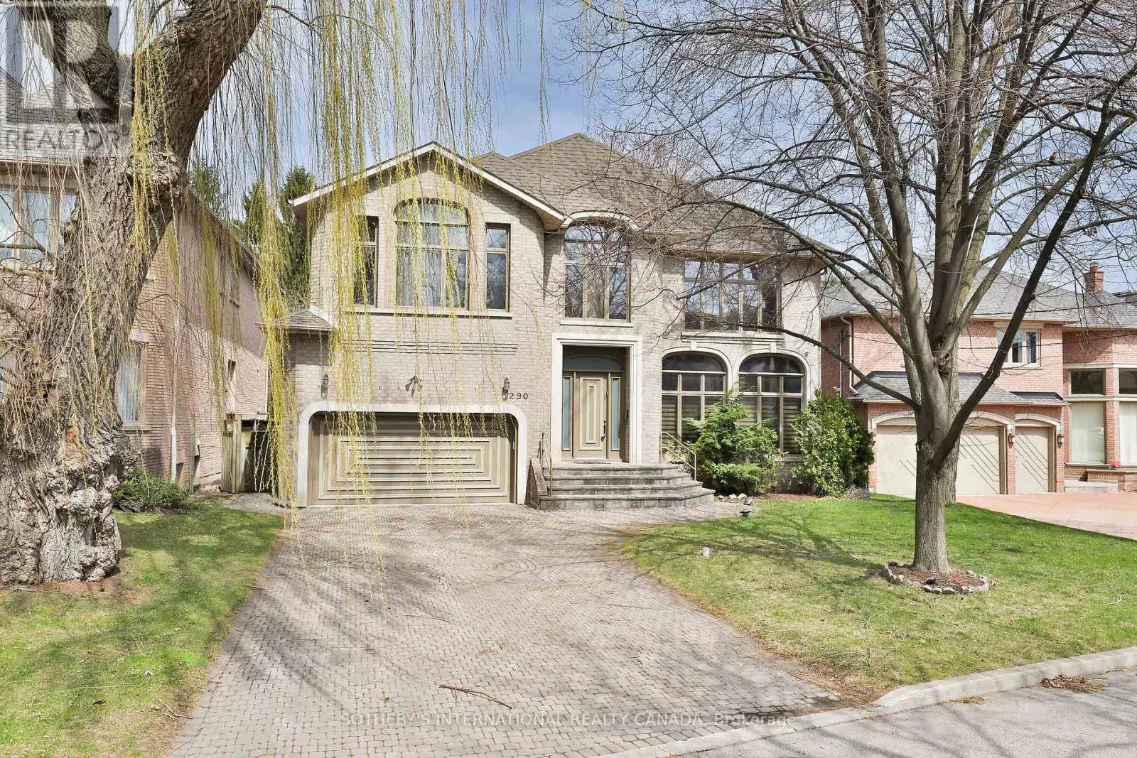 290 BYNG AVENUE