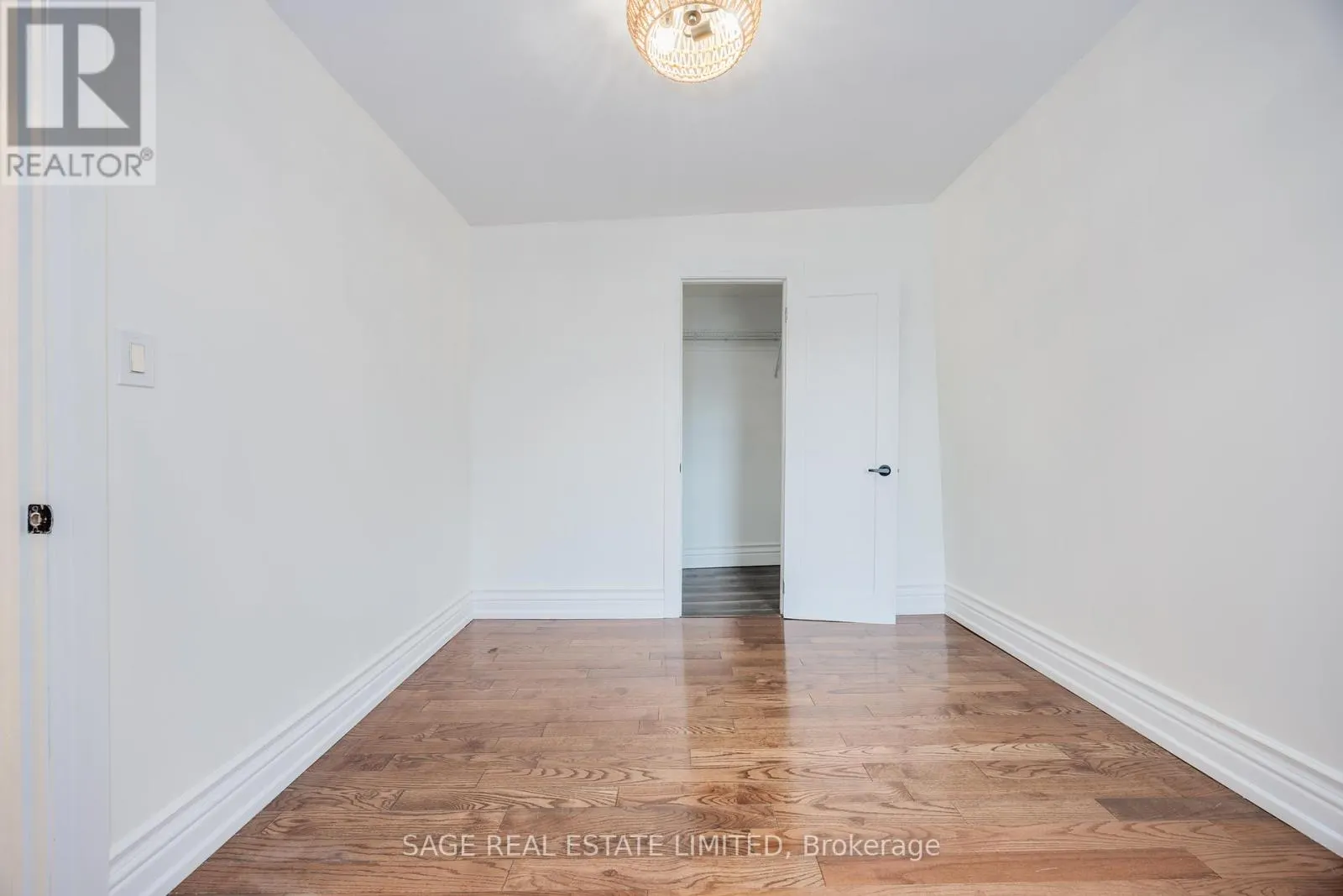 UPPER - 310 GLADSTONE AVENUE