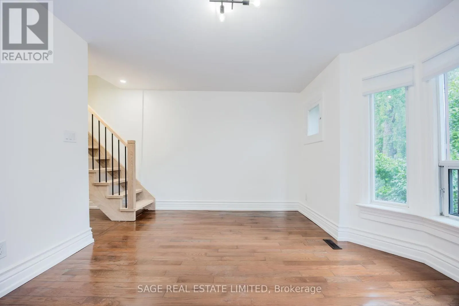 UPPER - 310 GLADSTONE AVENUE