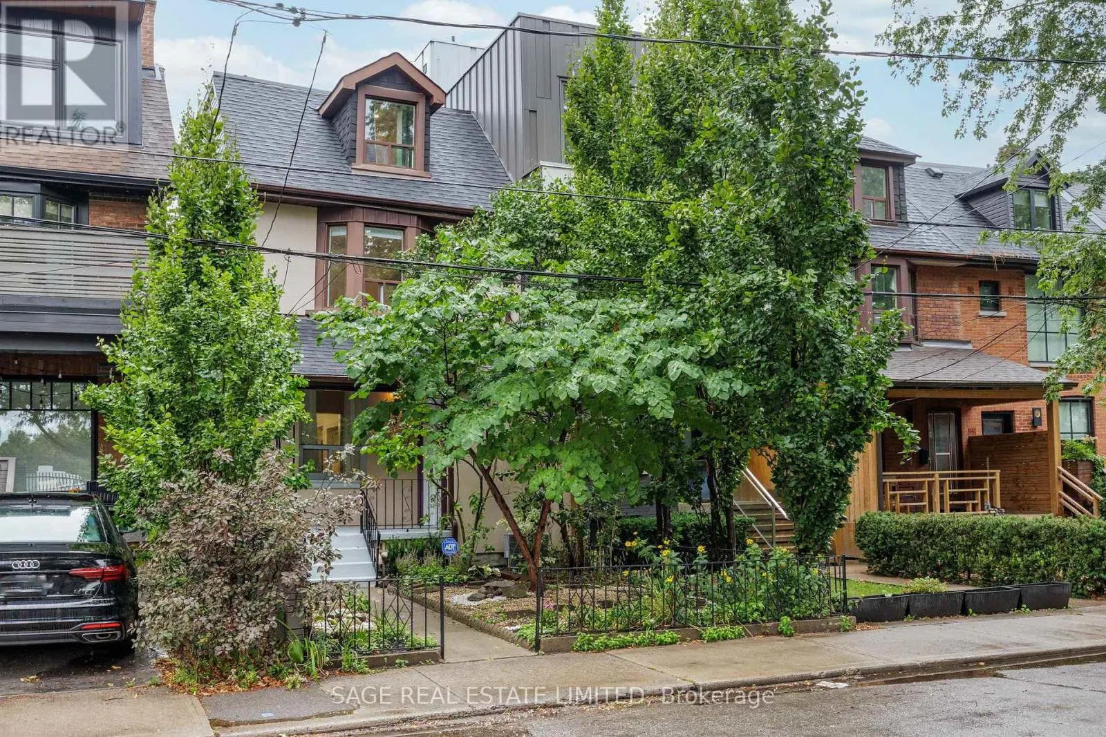 UPPER - 310 GLADSTONE AVENUE