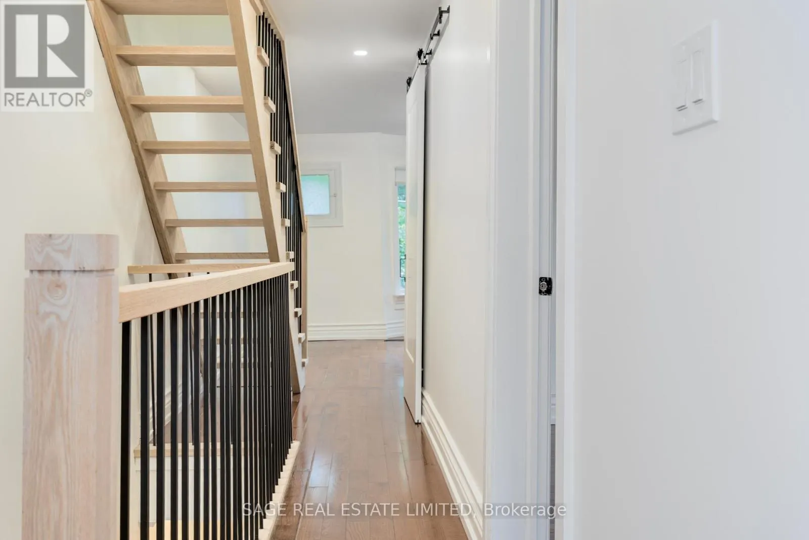 UPPER - 310 GLADSTONE AVENUE