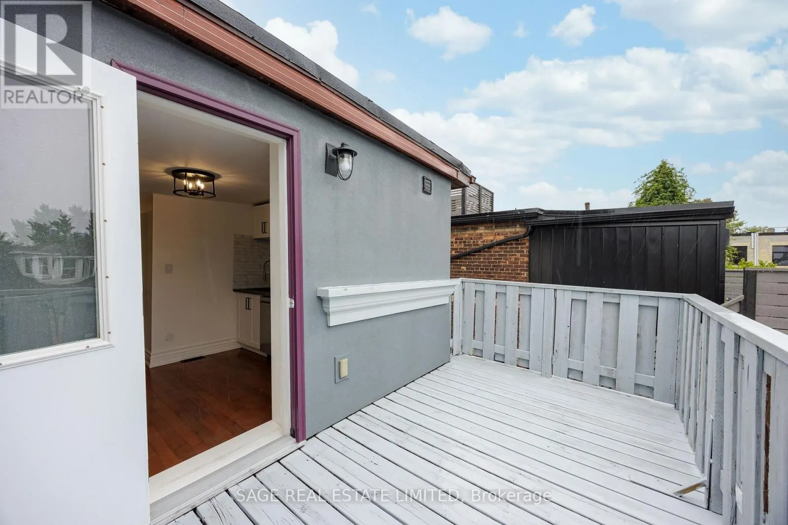 UPPER - 310 GLADSTONE AVENUE
