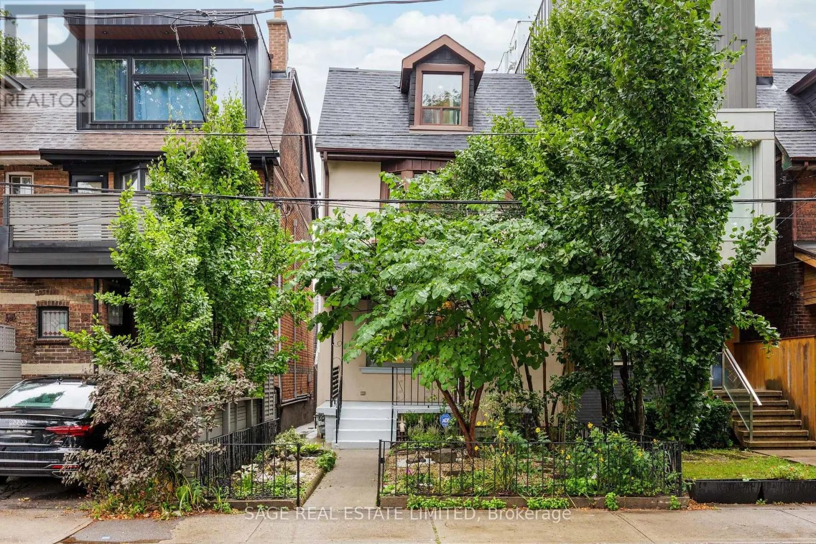UPPER - 310 GLADSTONE AVENUE