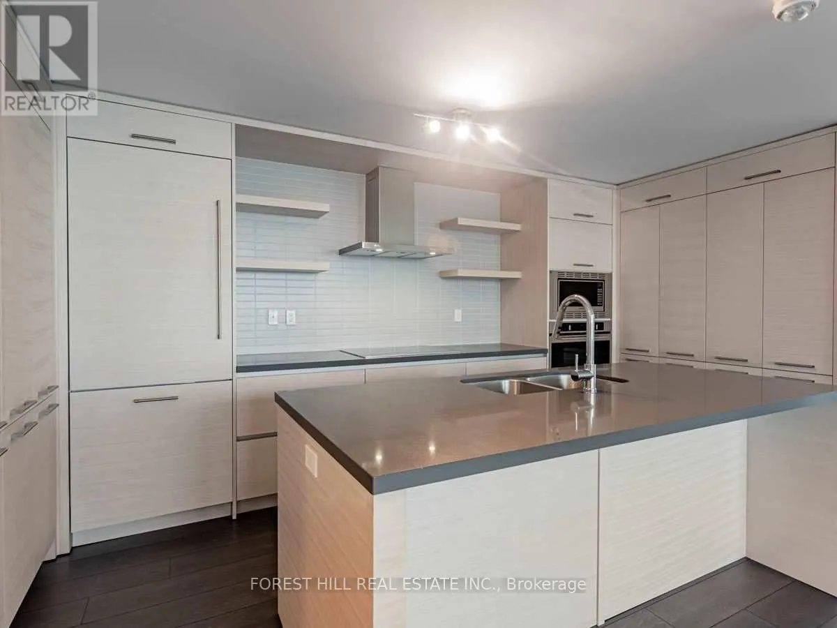 5702 - 2221 YONGE STREET