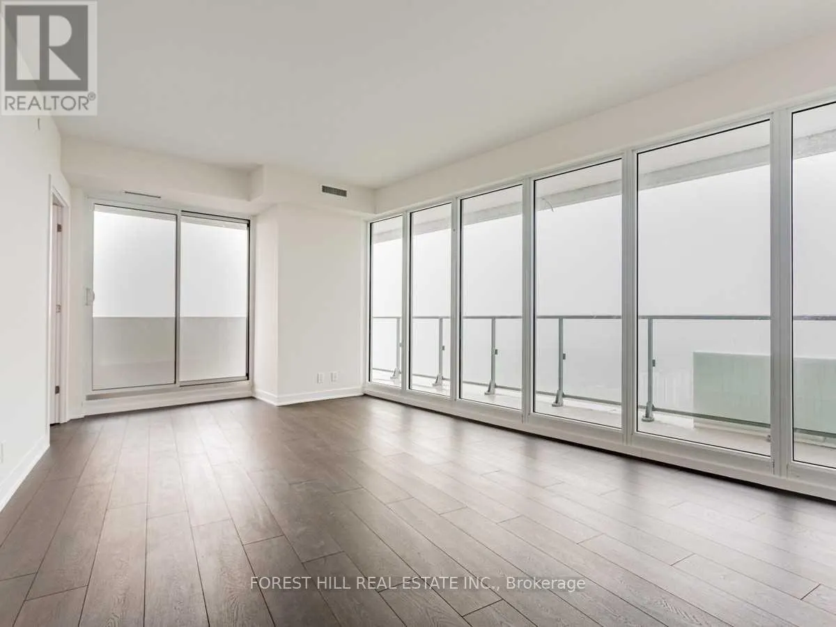 5702 - 2221 YONGE STREET