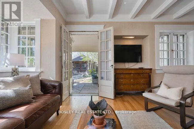 40 CASTLE FRANK CRESCENT