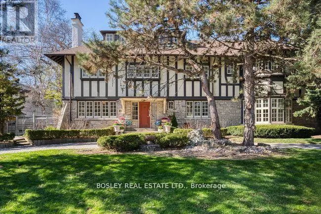 40 CASTLE FRANK CRESCENT