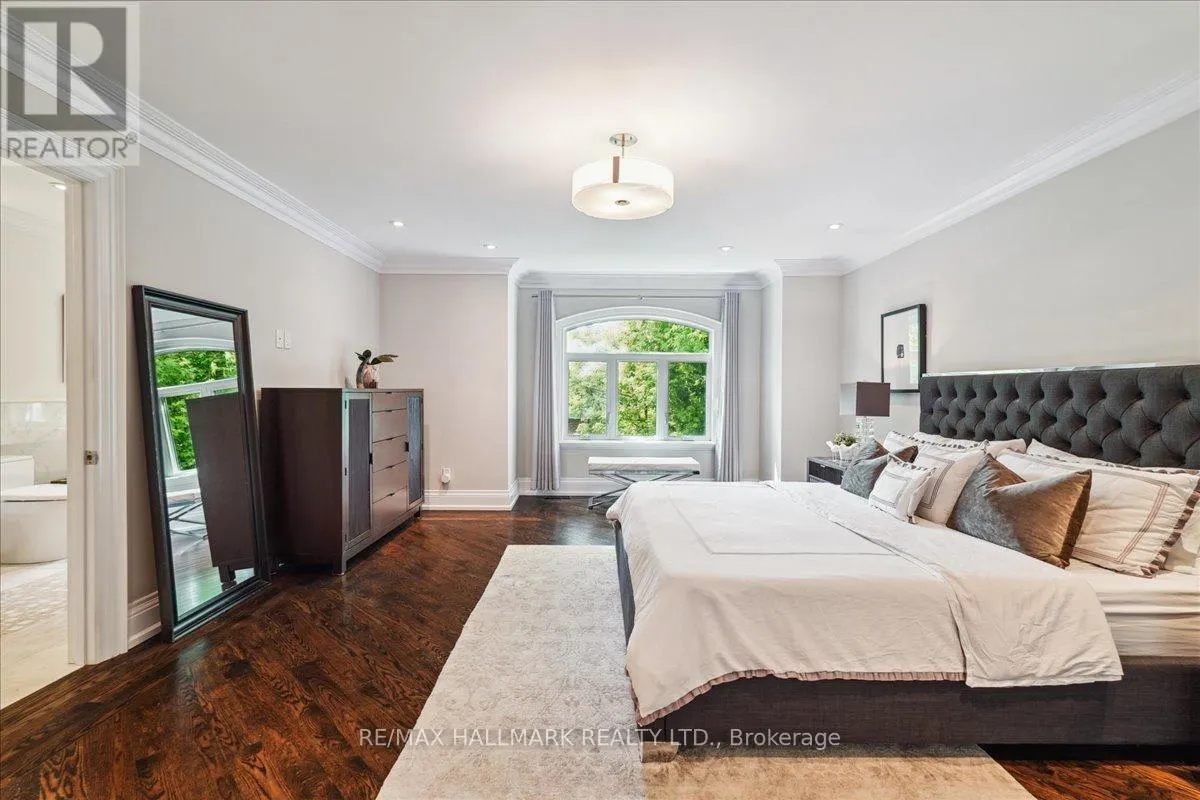 135 GLENVALE BOULEVARD