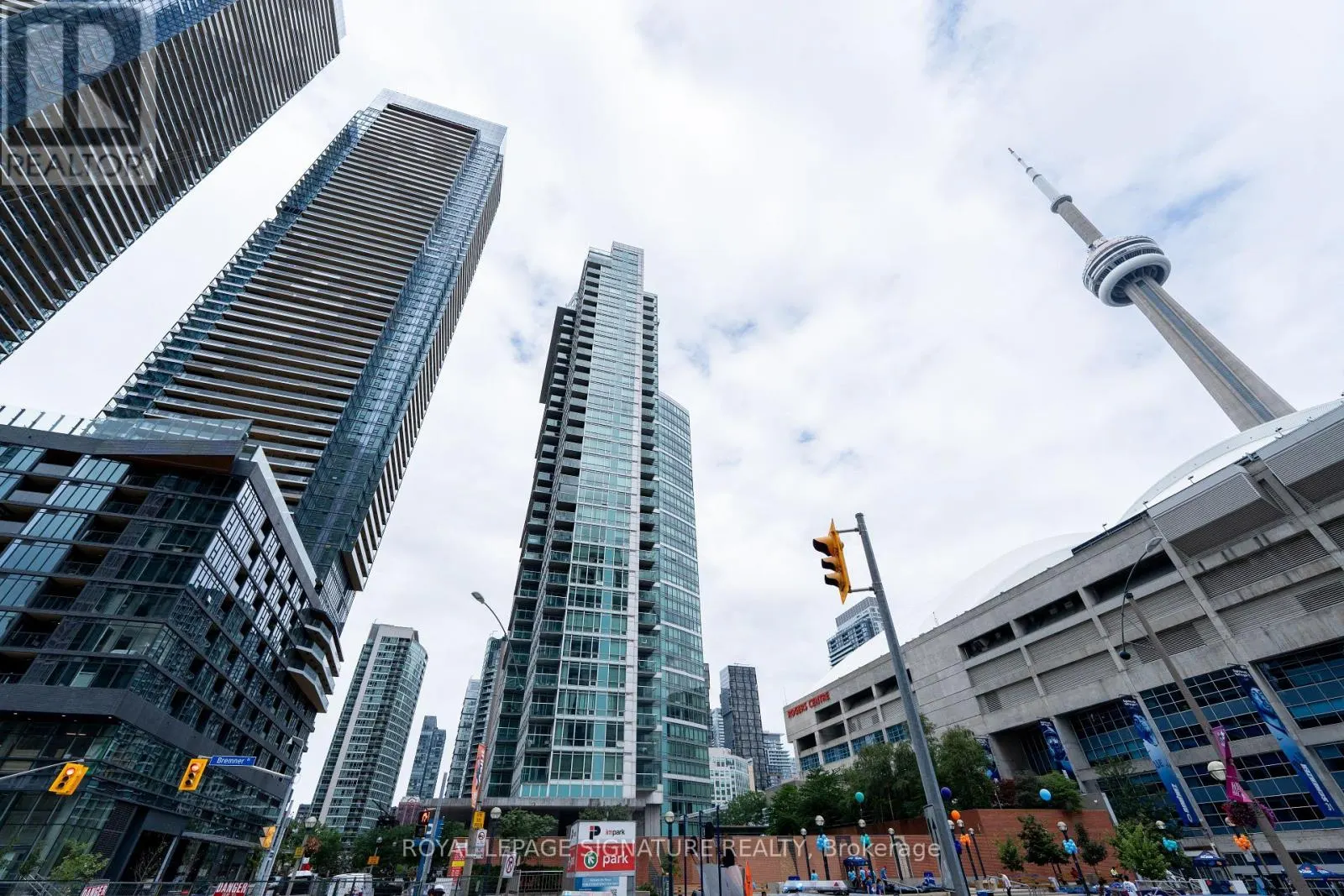 3011 - 81 NAVY WHARF COURT