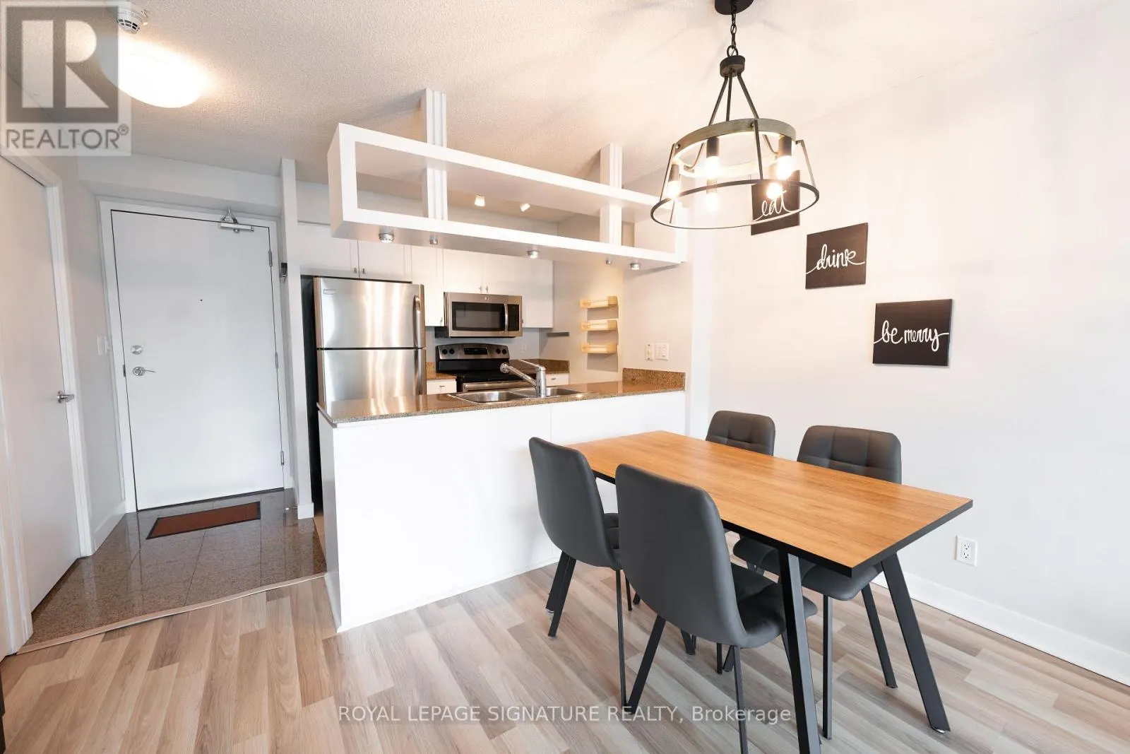 3011 - 81 NAVY WHARF COURT