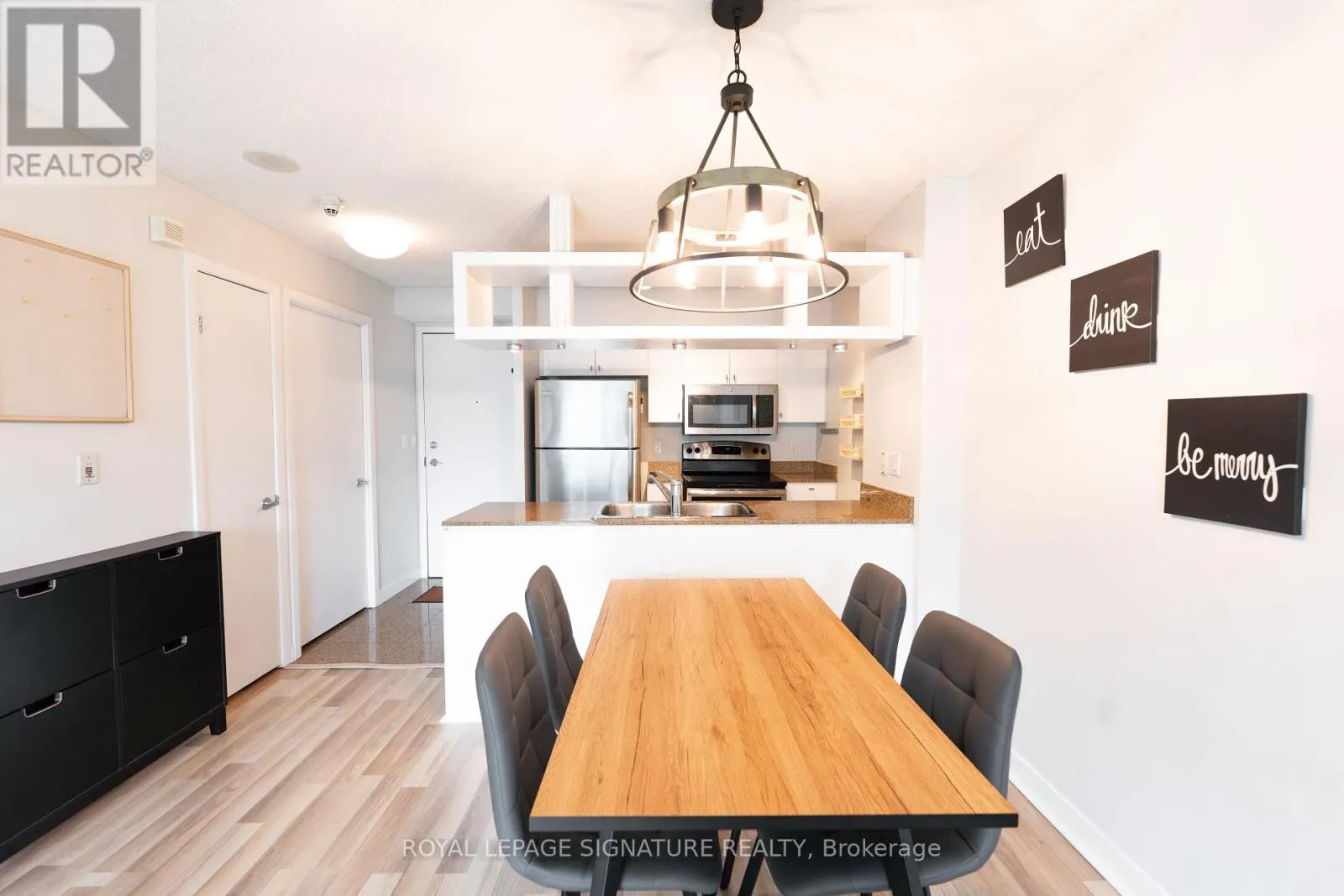 3011 - 81 NAVY WHARF COURT