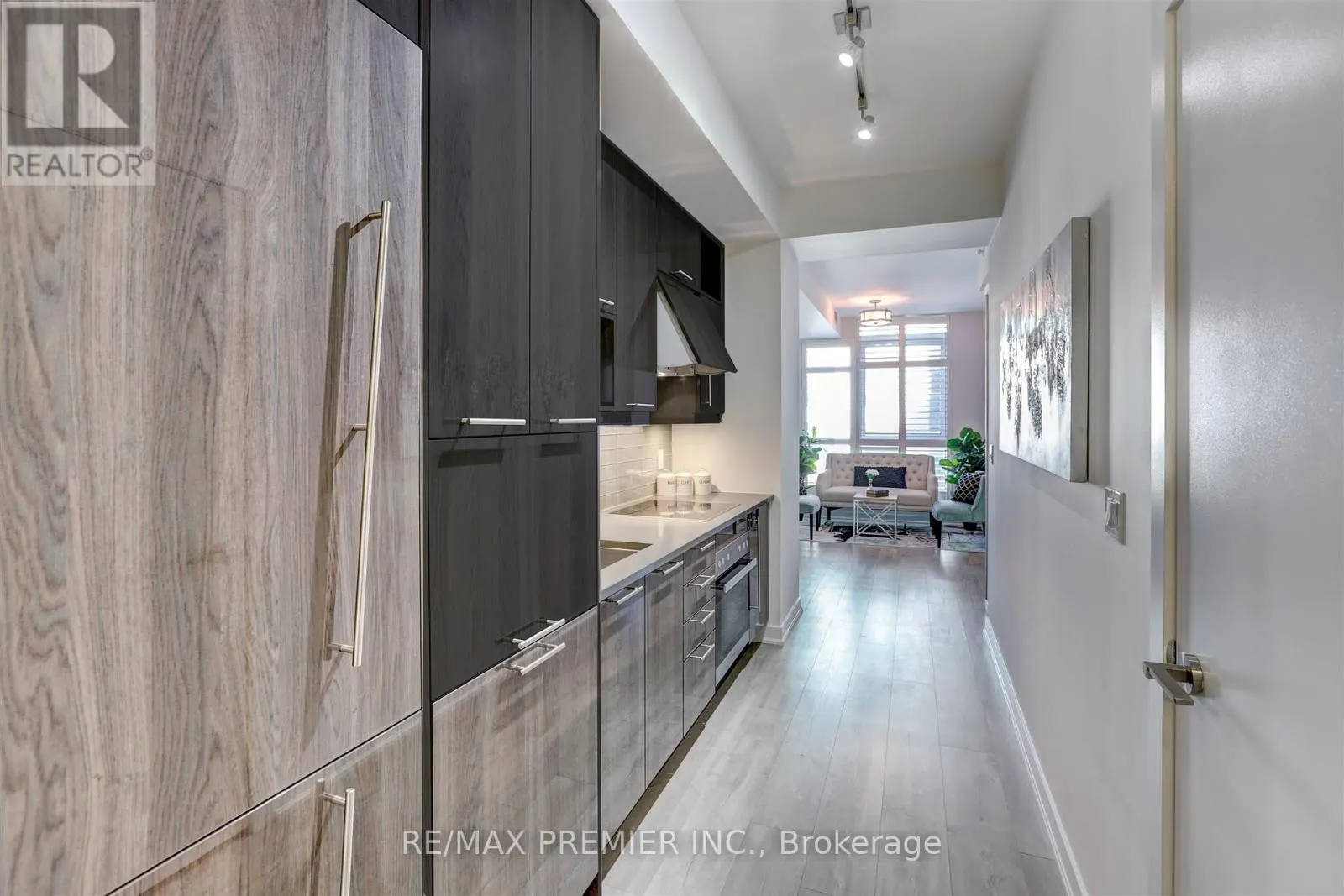 403 - 199 RICHMOND STREET W