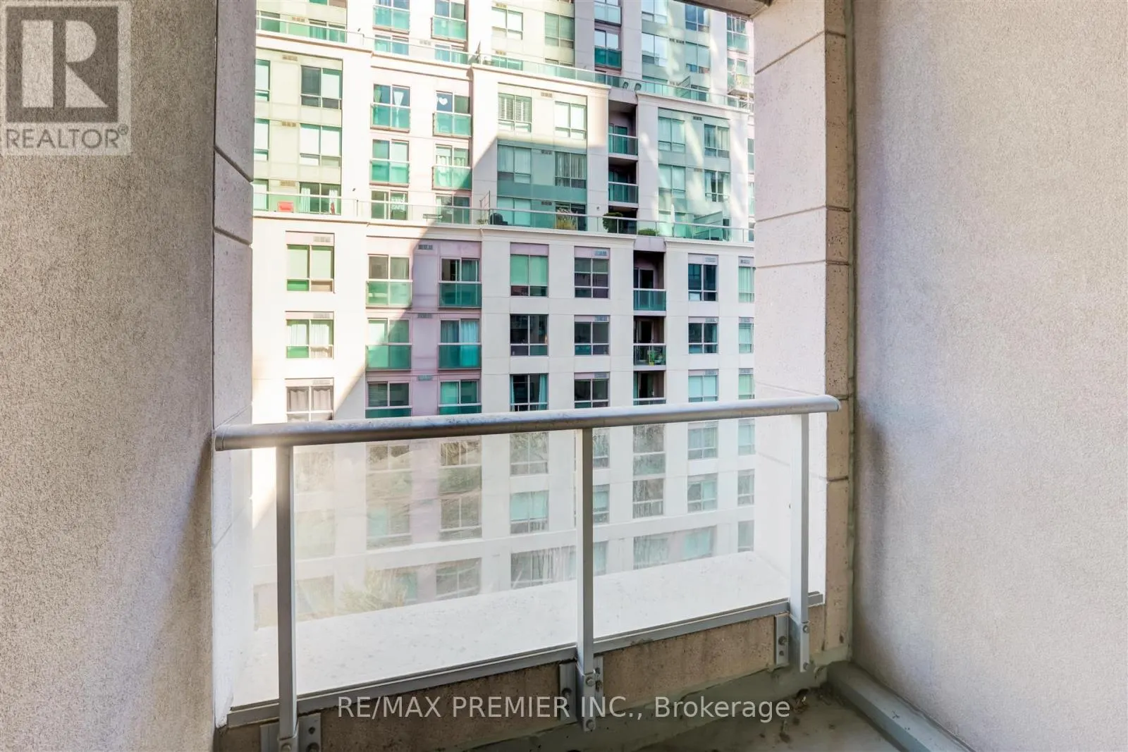 403 - 199 RICHMOND STREET W