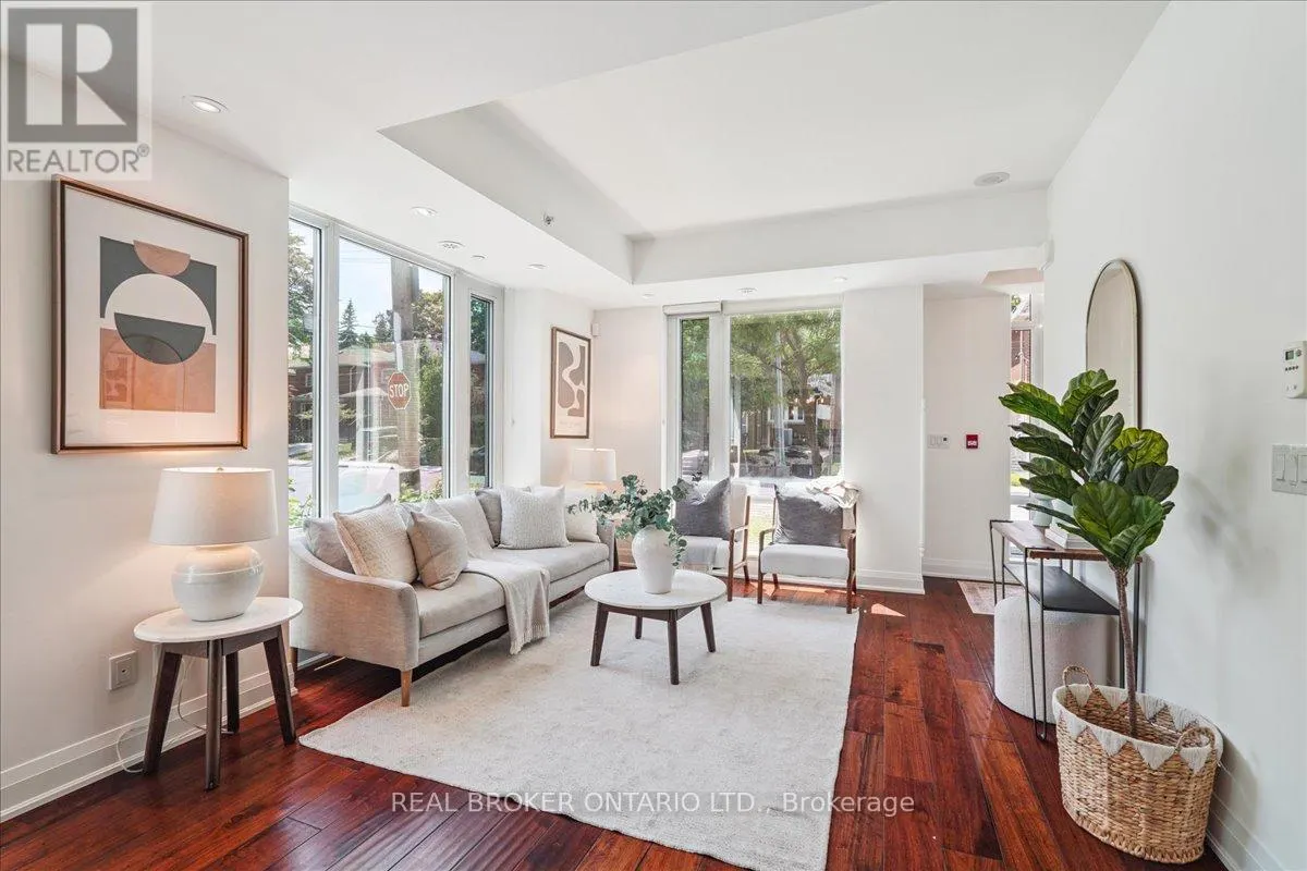 105 - 191 DUPLEX AVENUE