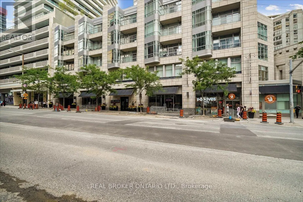 105 - 191 DUPLEX AVENUE