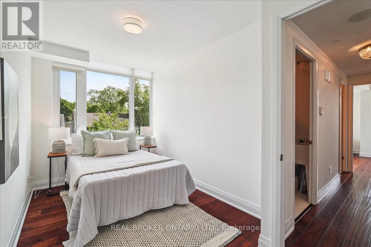 105 - 191 DUPLEX AVENUE