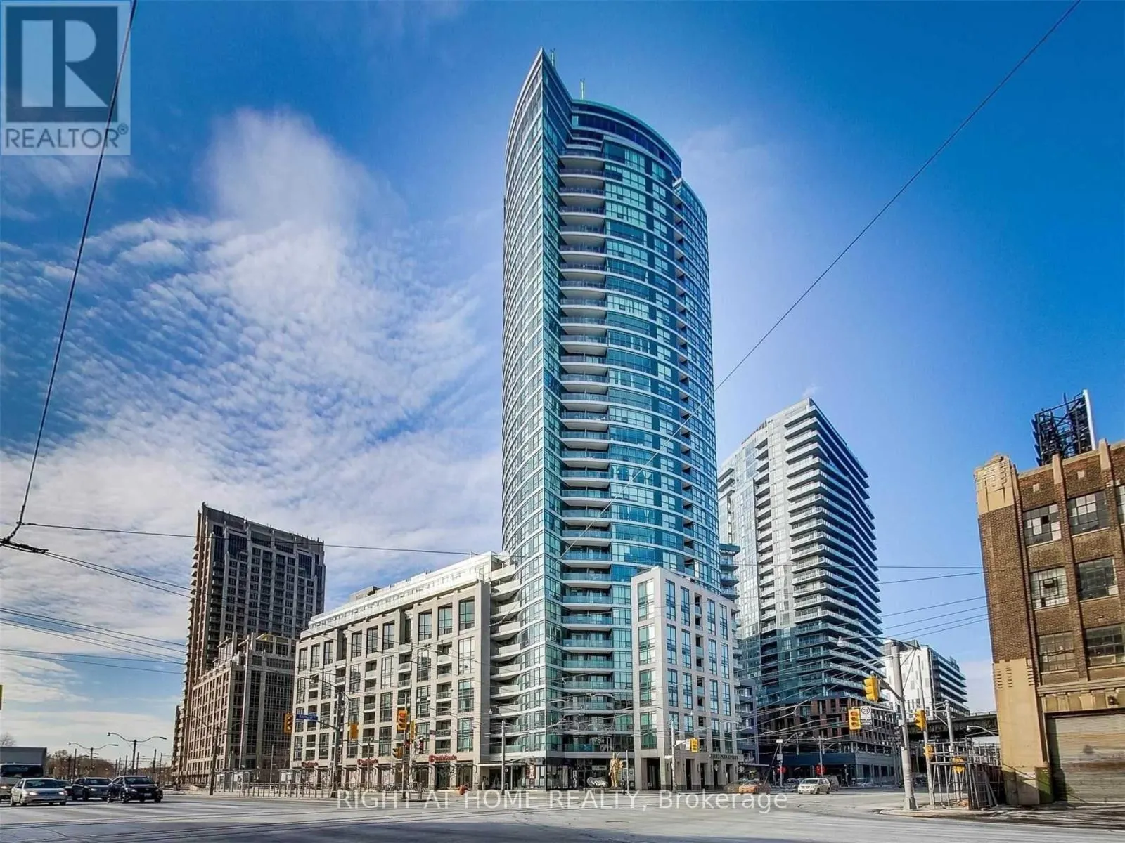 734 - 600 FLEET STREET
