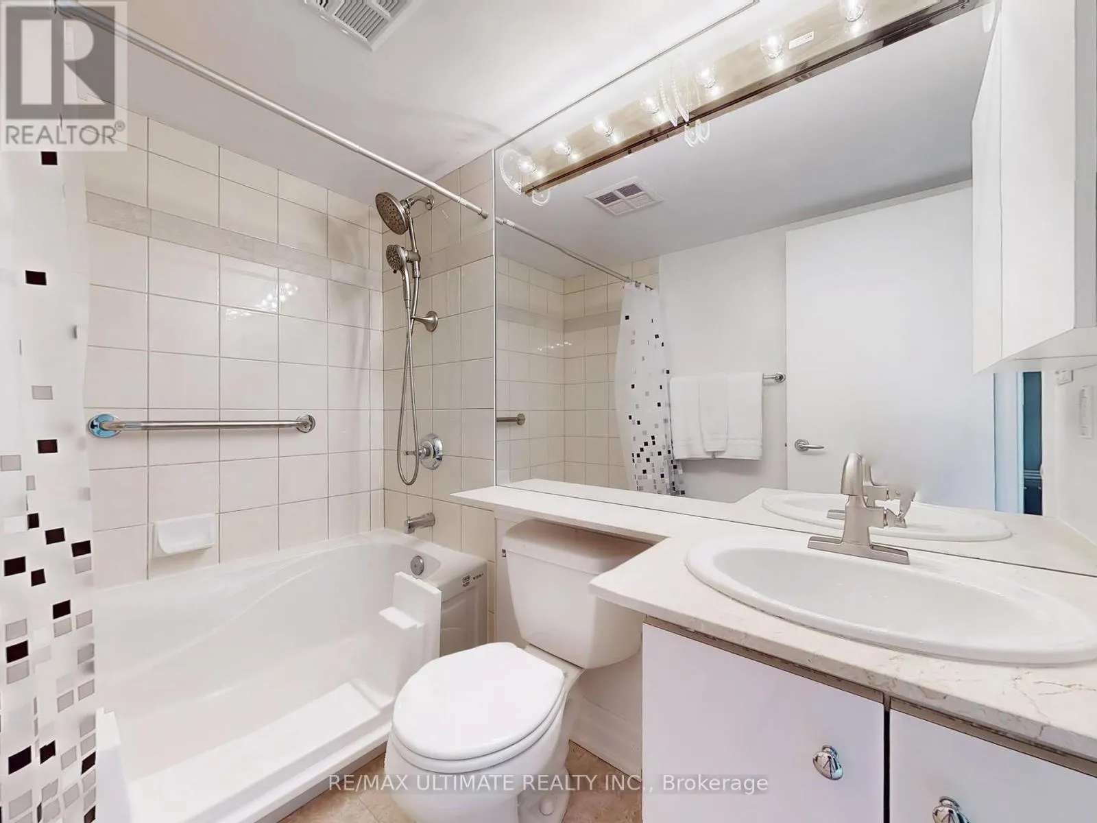1113 - 300 BLOOR STREET E
