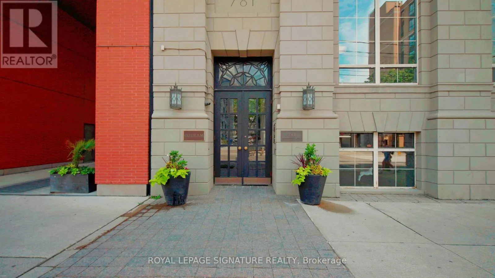 206 - 781 KING STREET W