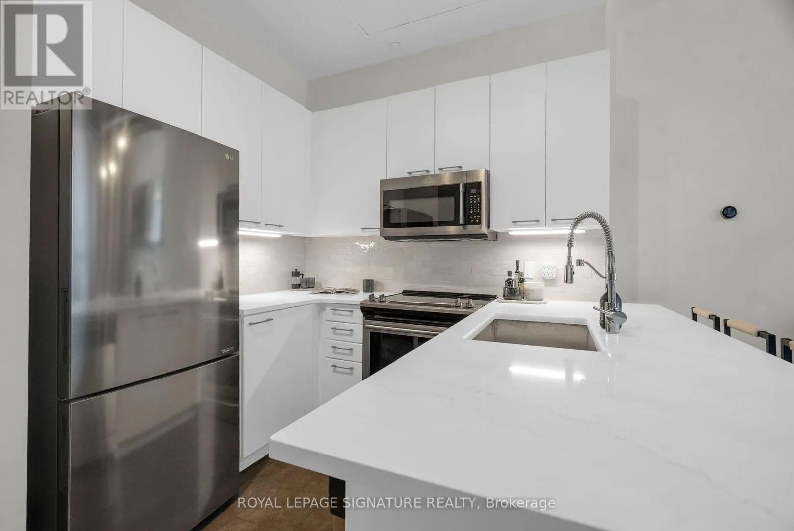 206 - 781 KING STREET W
