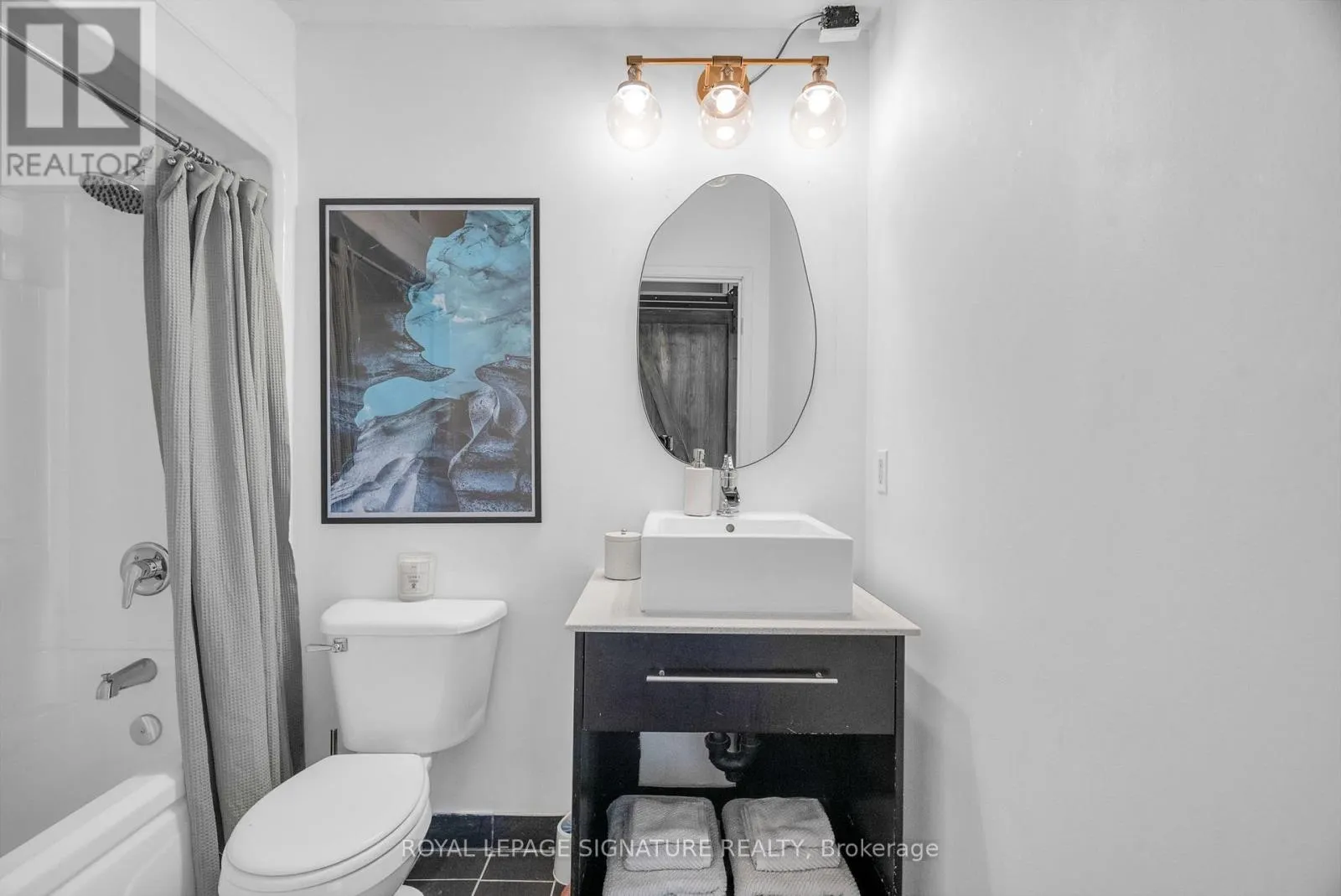 206 - 781 KING STREET W