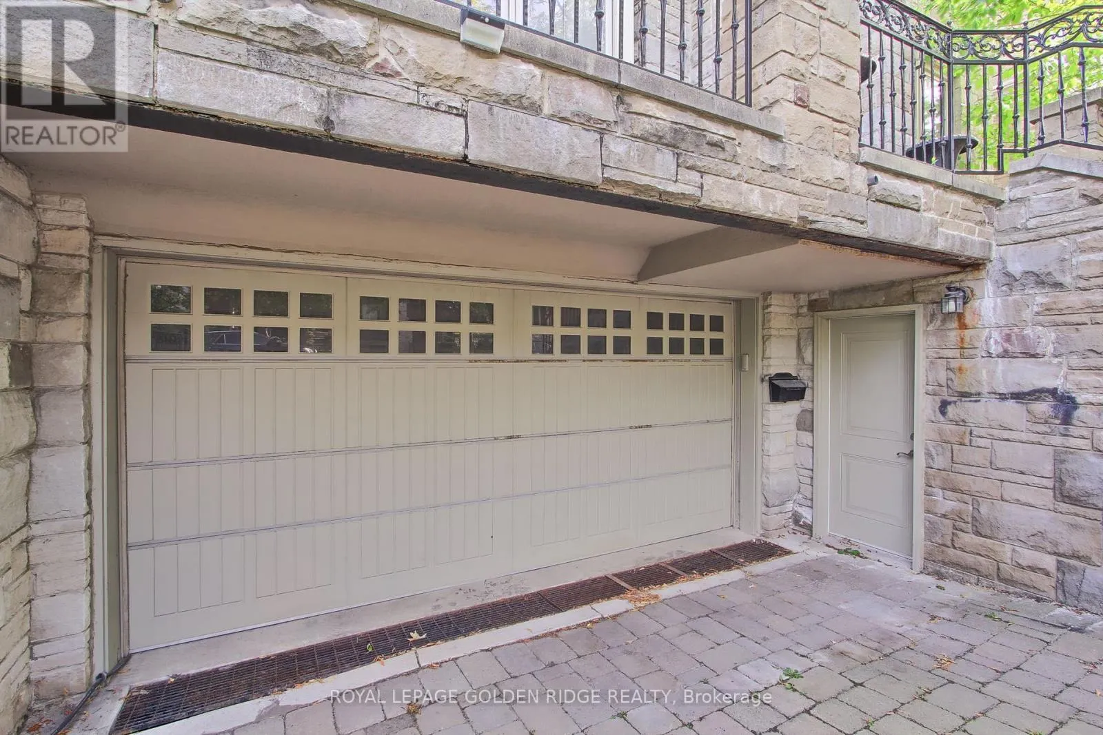 99 BANNOCKBURN AVENUE