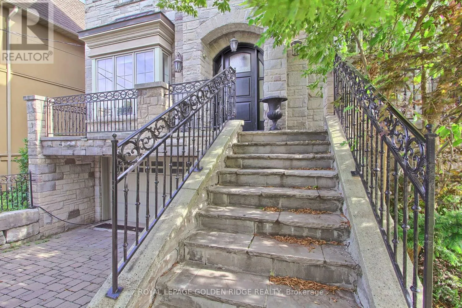 99 BANNOCKBURN AVENUE