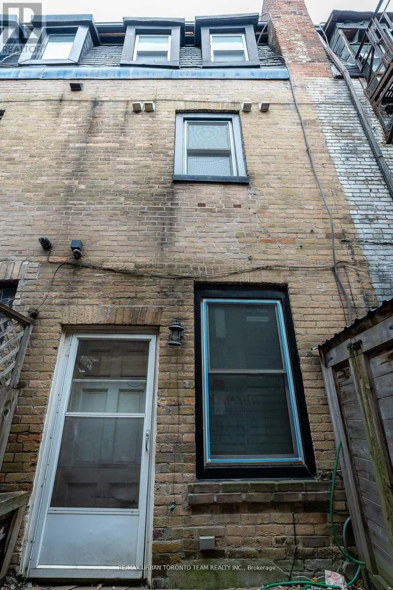 502 KING STREET E