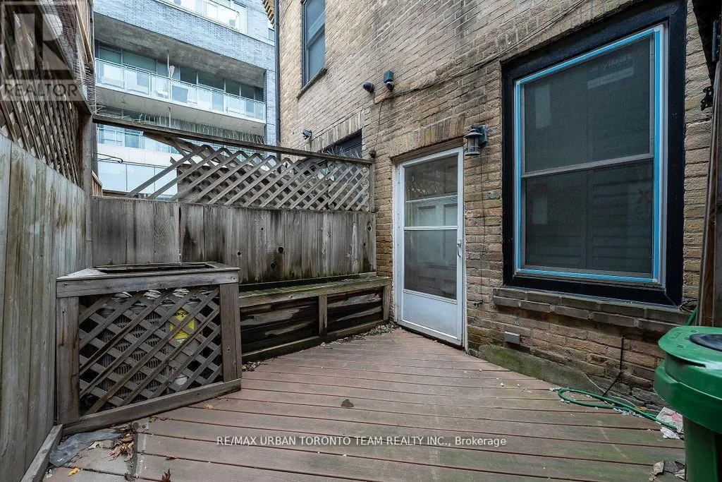 502 KING STREET E
