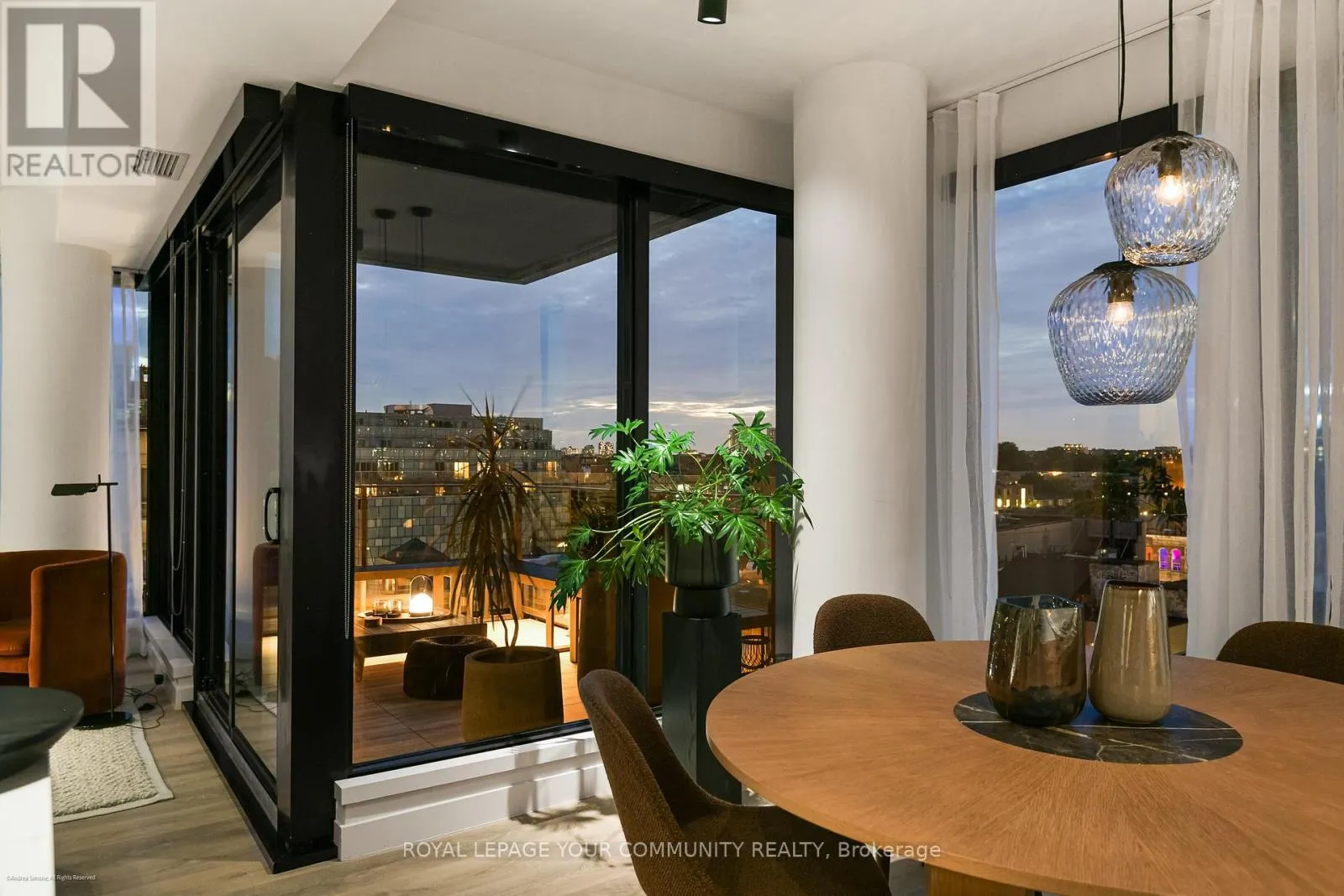 612 - 505 RICHMOND STREET W