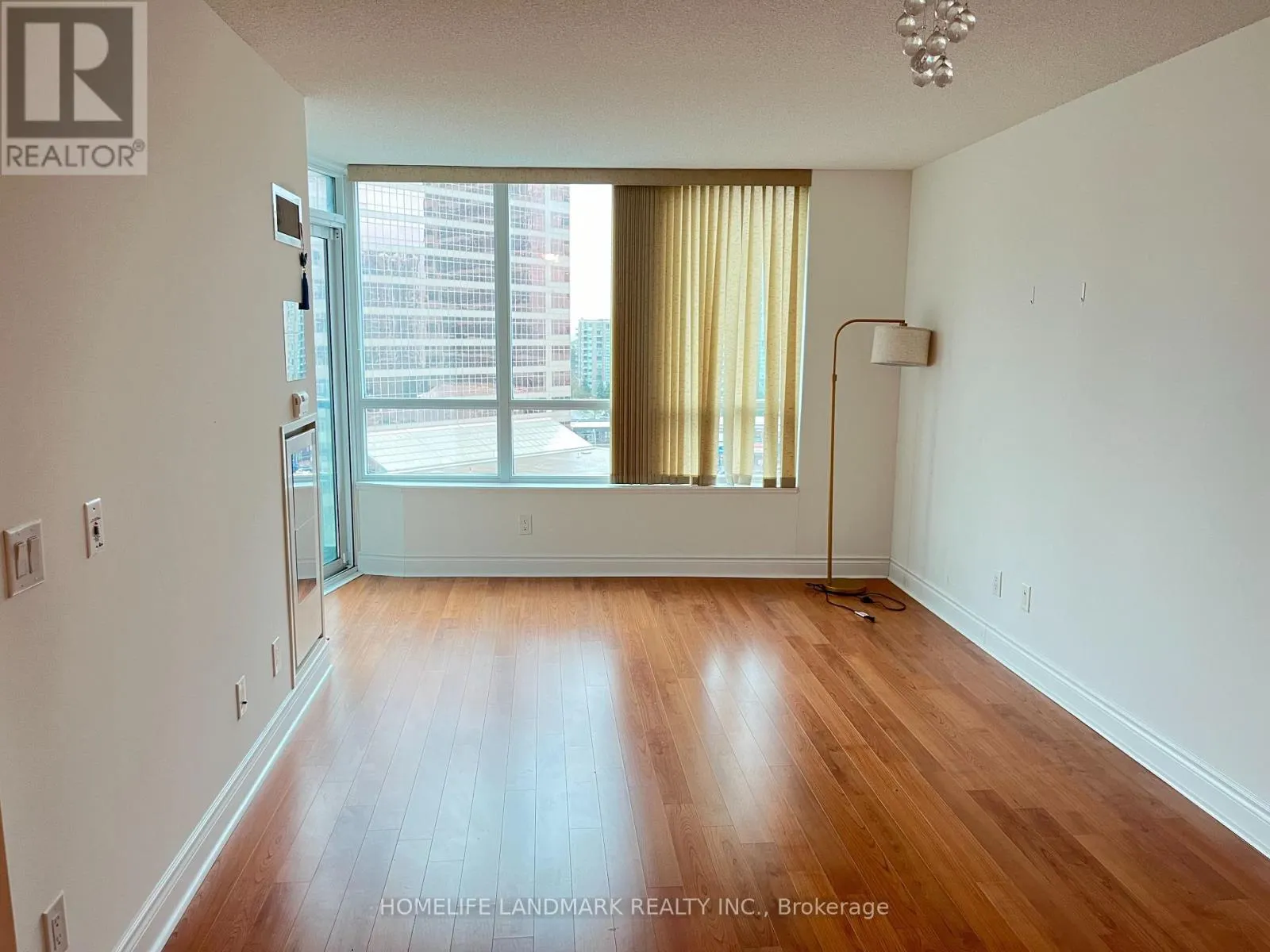 1123 - 25 GREENVIEW AVENUE