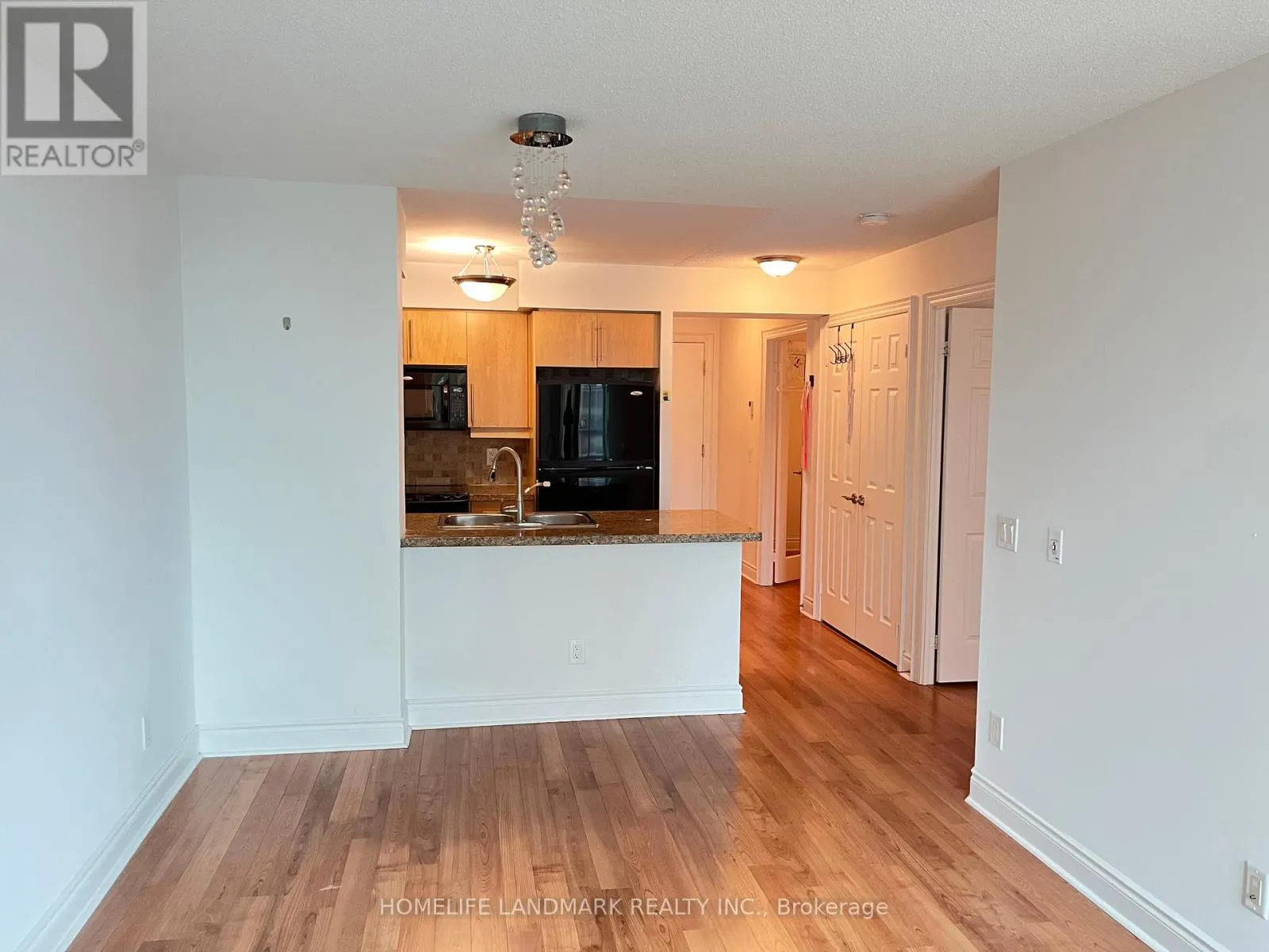 1123 - 25 GREENVIEW AVENUE
