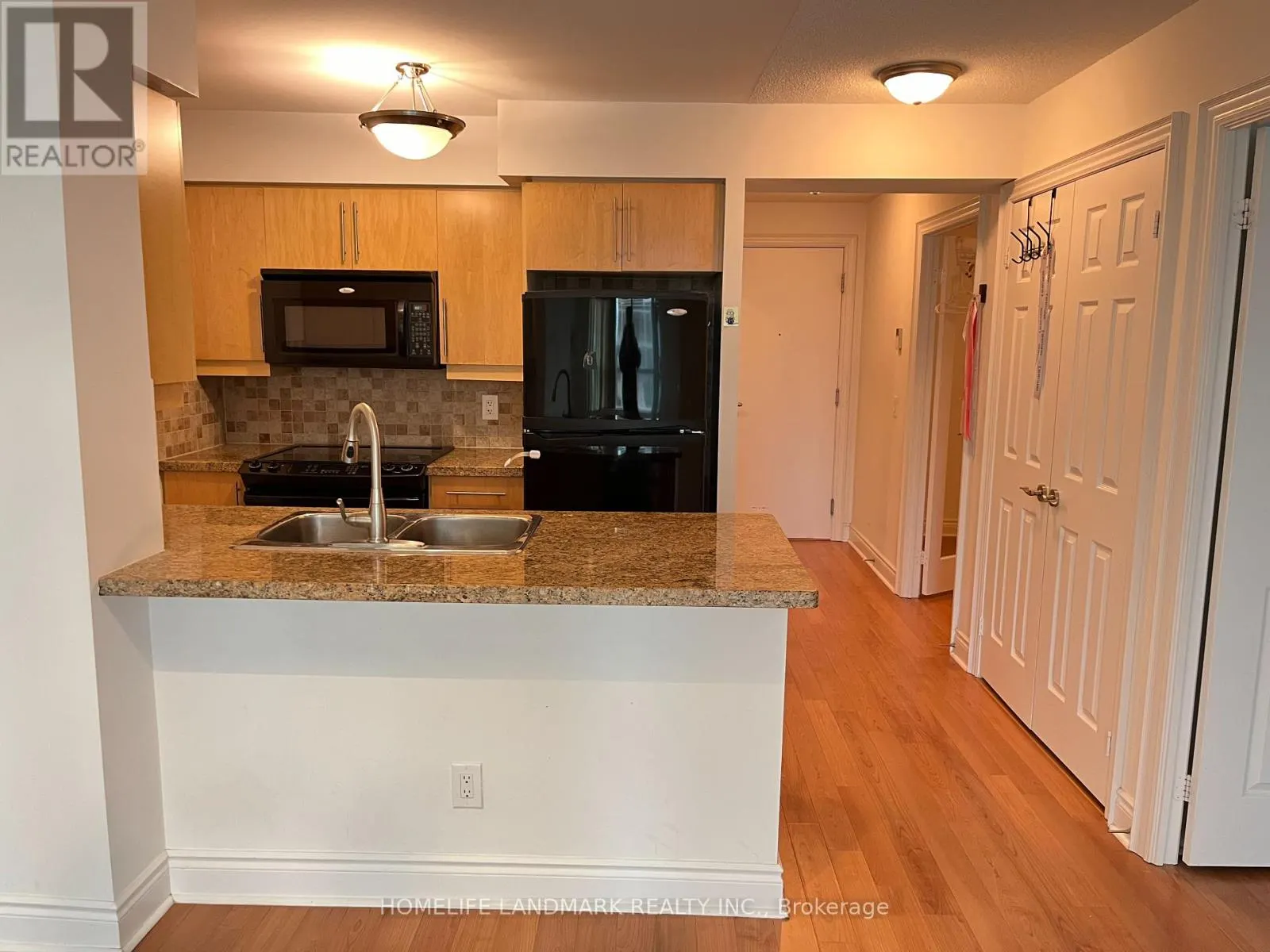 1123 - 25 GREENVIEW AVENUE