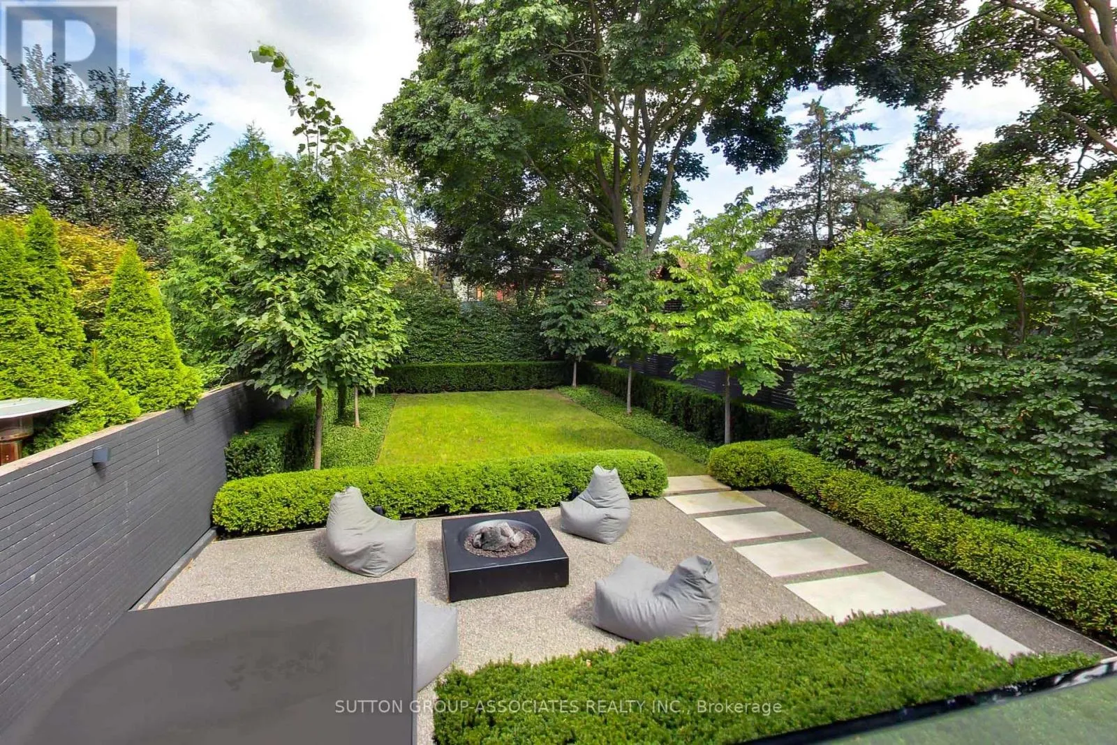83 PINEWOOD AVENUE