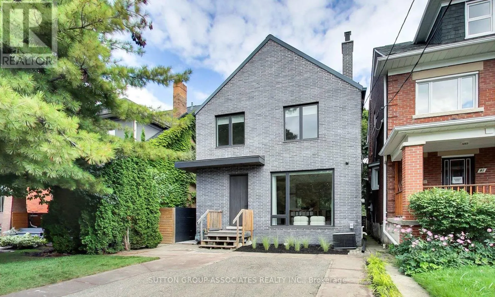 83 PINEWOOD AVENUE