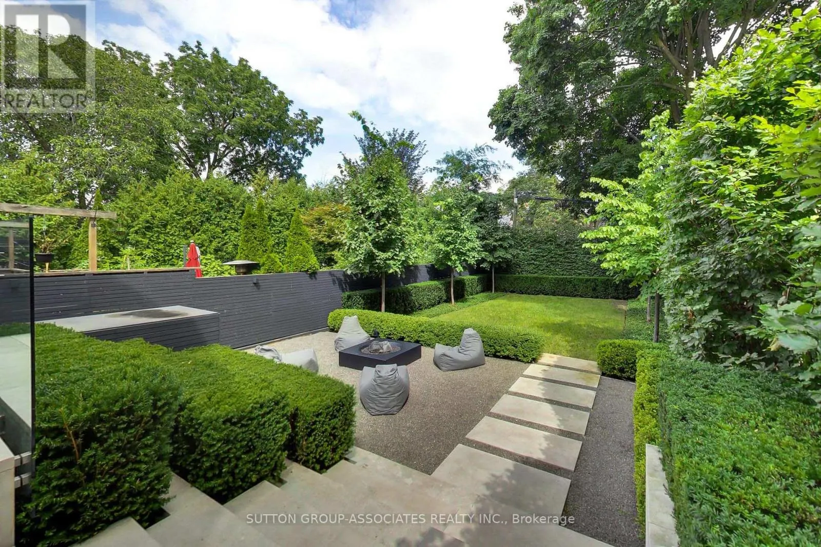 83 PINEWOOD AVENUE