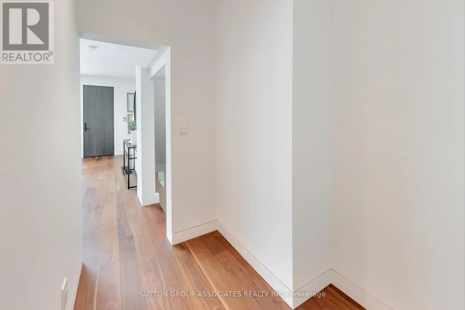 83 PINEWOOD AVENUE