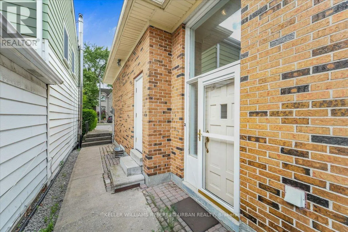 25 FARRELL AVENUE