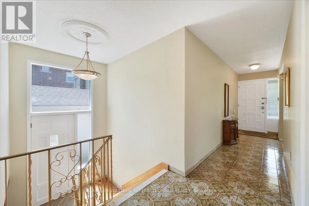 25 FARRELL AVENUE