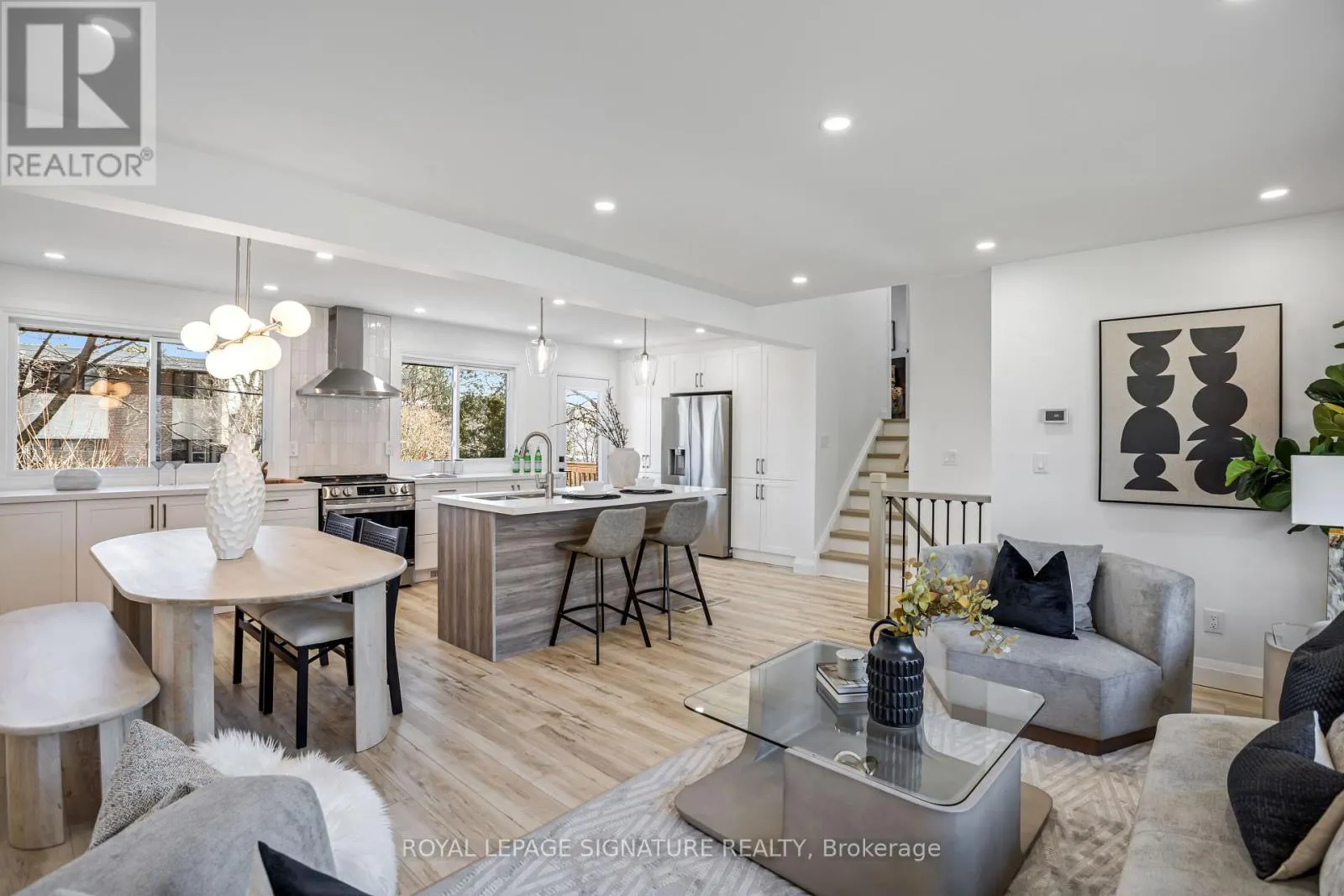 181 BROADLANDS BOULEVARD
