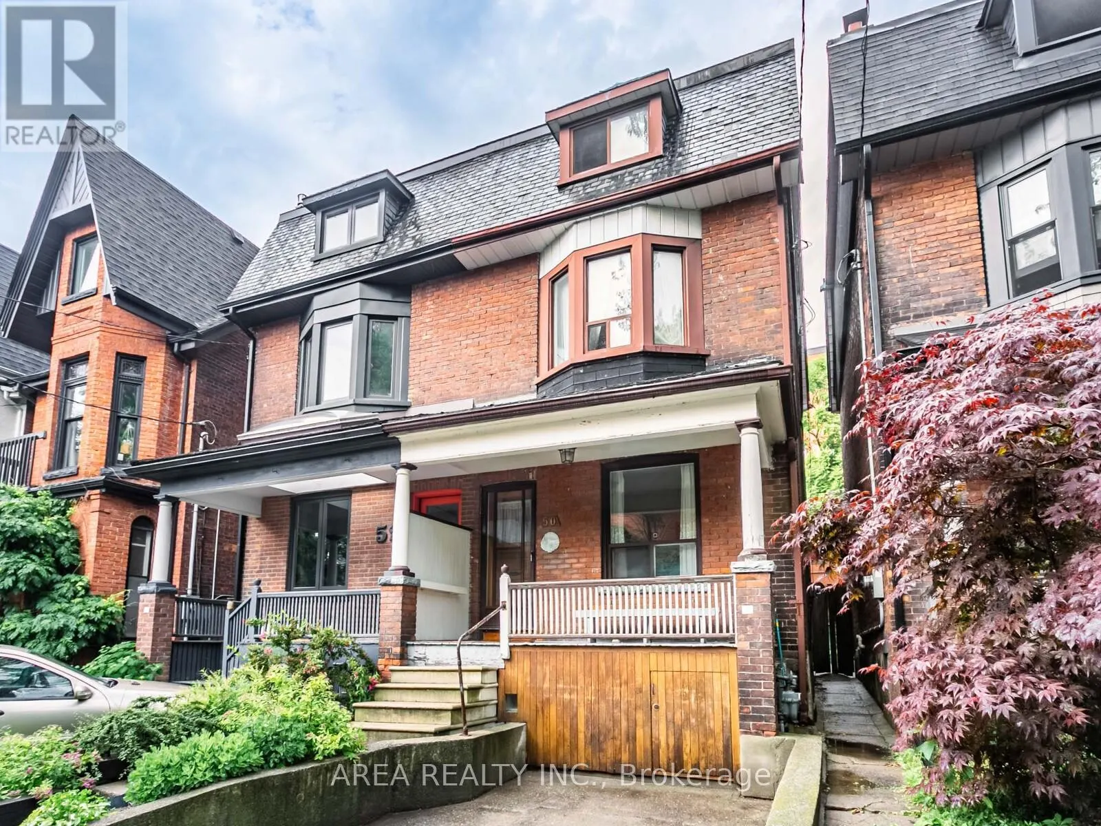 50 MACKENZIE CRESCENT