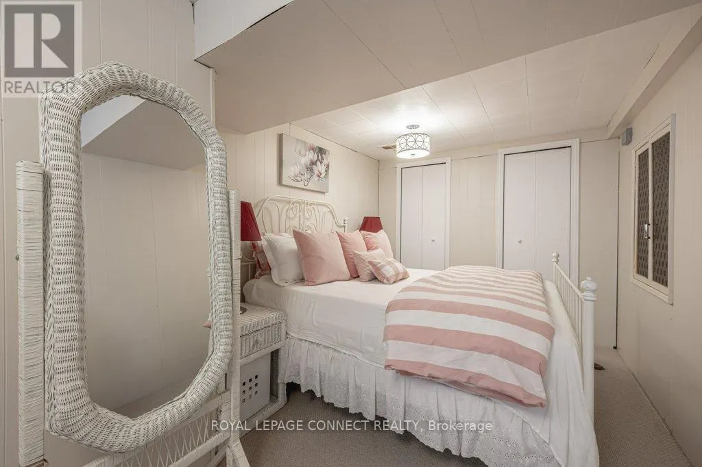 2 AILSA CRAIG COURT